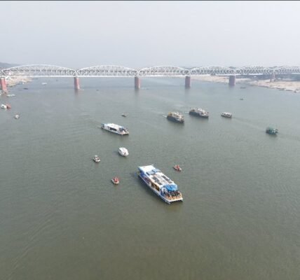 Union Minister Sarbananda Sonowal flagged off the commercial operation of the country first fully indigenous hydrogen fuel cell passenger vessel at Namo Ghat in Varanasi.