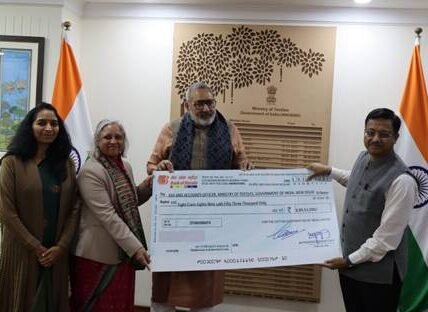 Cotton Corporation of India handed over a dividend of ₹8.89 crore to the Union Textile Minister for the financial year 2024-25