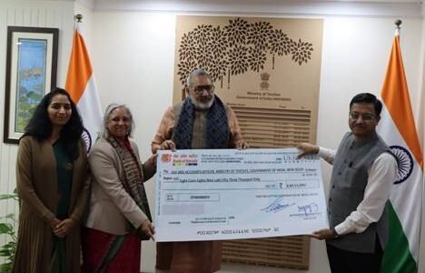 Cotton Corporation of India handed over a dividend of ₹8.89 crore to the Union Textile Minister for the financial year 2024-25