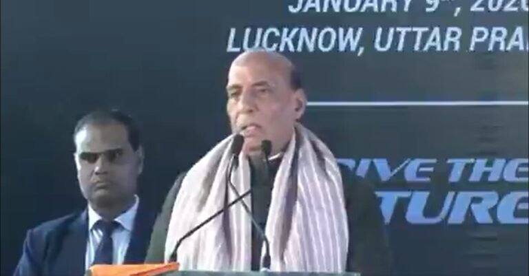 रक्षा मंत्री राजनाथ सिंह ने विकसित भारत यंग लीडर्स डायलॉग 2026 में भाग ले रहे उत्तर प्रदेश के 78 युवाओं से संवाद किया