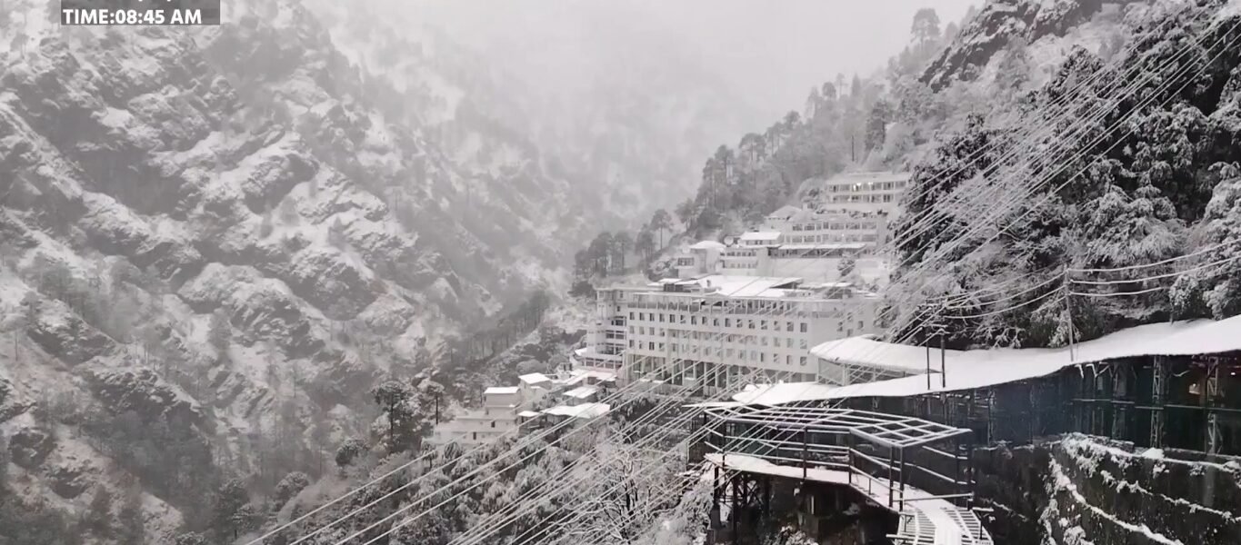 Due to a western disturbance in Jammu and Kashmir, the Kashmir region experienced its first snowfall.