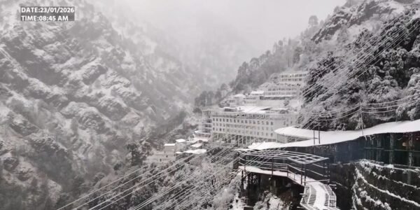 Due to a western disturbance in Jammu and Kashmir, the Kashmir region experienced its first snowfall.