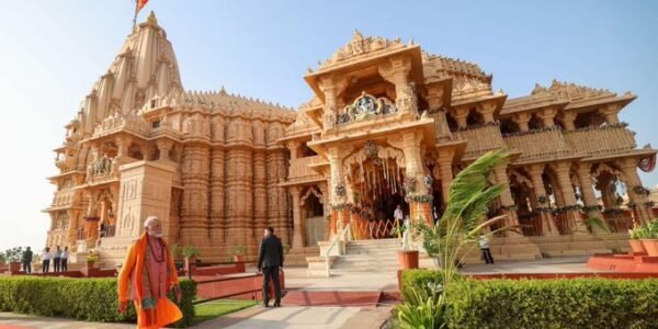 PM Modi paid tribute on the occasion of the 1000th anniversary of the Somnath Temple.