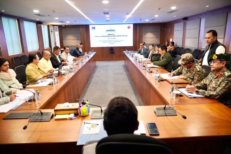 केंद्र सरकार ने PMGSY-IV के तहत जम्मू-कश्मीर, छत्तीसगढ़, उत्तराखंड, राजस्थान, हिमाचल प्रदेश और सिक्किम के लिए 10,000 किलोमीटर से अधिक की सड़क परियोजनाओं को मंजूरी दी