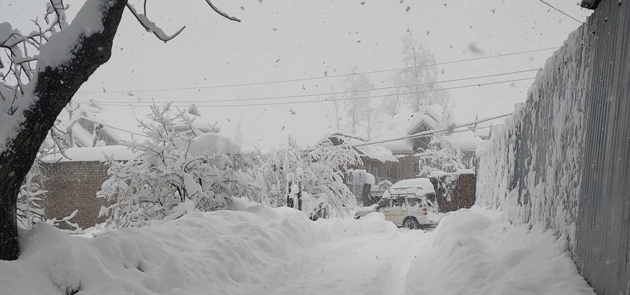 Snowfall in Gulmarg