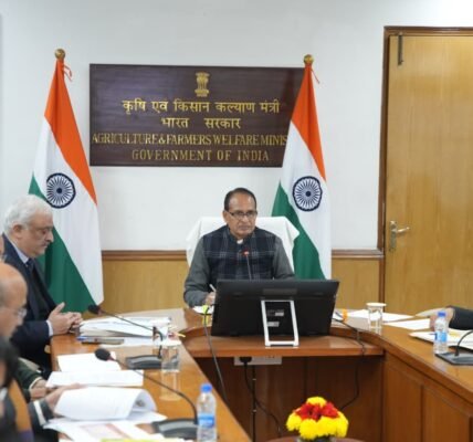 Union Agriculture Minister Shivraj Singh Chauhan held an important review meeting with the Agriculture Ministers of Gujarat and Punjab.