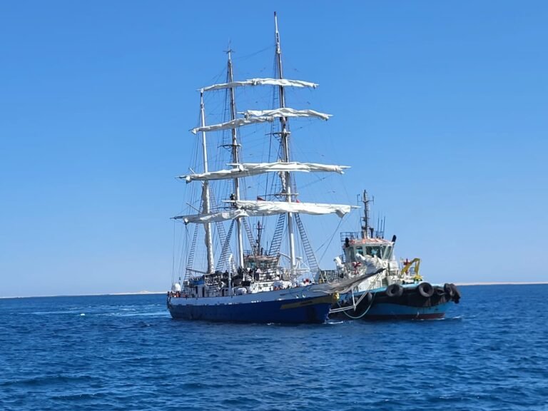 लोकायन-26 के दौरान मिस्र के सफागा बंदरगाह पर आईएनएस सुदर्शनी ने ऐतिहासिक आगमन किया