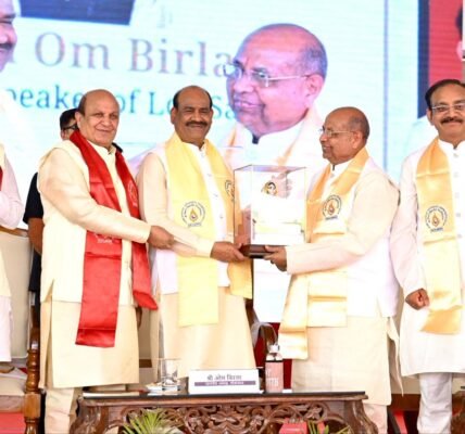 Lok Sabha Speaker addresses students at the convocation ceremony of Shri Vaishnav Vidyapeeth University in Indore