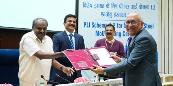 Ministry of Steel signs MoUs for 85 special steel projects involving investment of Rs 11,887 crore