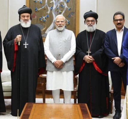 PM Modi meets His Holiness Moran Mor Ignatius Aphrem II, Patriarch of Antioch and All the East