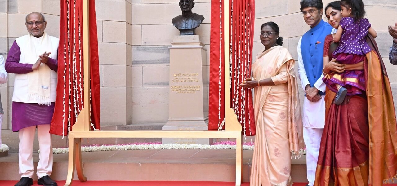 President Draupadi Murmu unveiled the statue of Chakravarti Rajagopalachari and attended the Rajaji Utsav held at Rashtrapati Bhavan