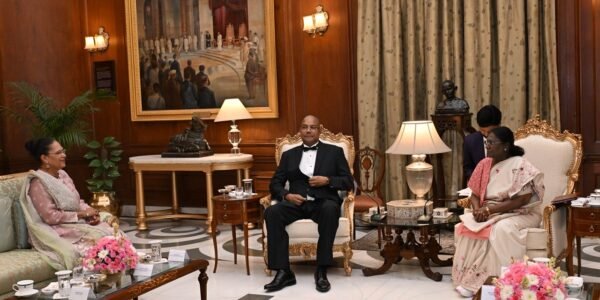 President Draupadi Murmu welcomes President of Seychelles Dr. Patrick Herminy at Rashtrapati Bhavan