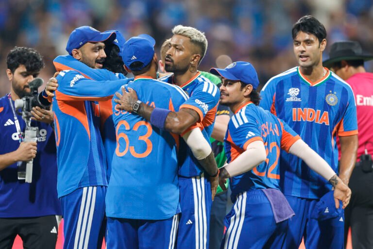 भारत ने इंग्‍लैंड को दूसरे सेमीफाइनल में 7 रन से हराया, ICC T20 क्रिकेट विश्‍वकप के फाइनल में पहुंचा