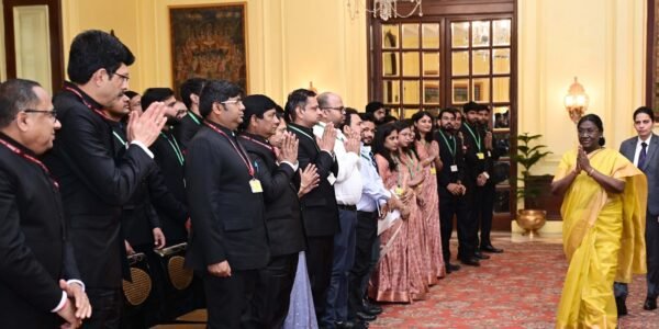 Officers of the Central Power Engineering Service and the Indian Economic Service met with the President.