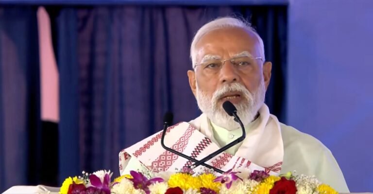 प्रधानमंत्री नरेन्‍द्र मोदी ने नई दिल्ली में 33 हजार 500 करोड़ रुपये की लागत की कई विकास परियोजनाओं का उद्घाटन और शिलान्‍यास किया