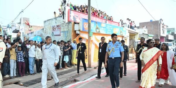 President Droupadi Murmu offered prayers at the Danghati Temple in Mathura and performed the parikrama of Govardhan Hill.
