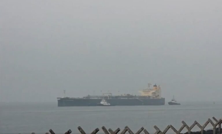 अमेरिका ने रूस या ईरान से तेल की खरीद पर प्रतिबंधों में कोई और छूट देने से इनकार किया