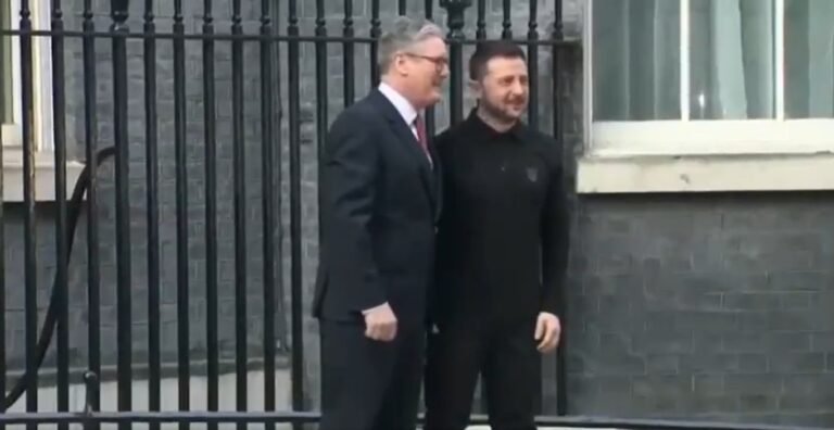 यूक्रेन के राष्ट्रपति ज़ेलेंस्की ने लंदन में ब्रिटेन के प्रधानमंत्री कीर स्टारमर से मुलाकात कर एक नए रक्षा समझौते पर हस्ताक्षर किए