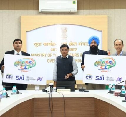 Union Sports Minister Dr. Mansukh Mandaviya unveiled the logo of the world first franchise-based Cycling League of India