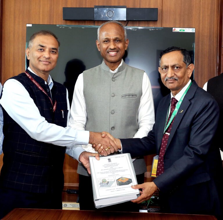 रक्षा मंत्रालय और भारत इलेक्ट्रॉनिक्स लिमिटेड ने भारतीय वायु सेना के लिए पर्वतीय रडारों के लिए 1950 करोड़ रुपये के अनुबंध पर हस्ताक्षर किए