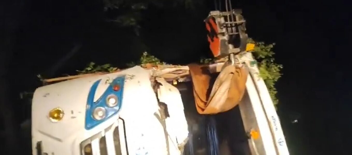 Bus carrying devotees overturns in Fatehgarh Sahib, Punjab