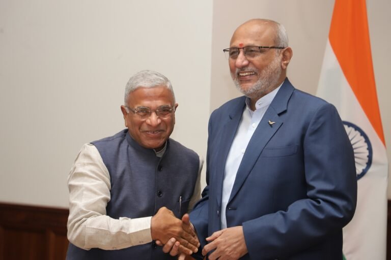 राज्यसभा के सभापति ने सीपी हरिवंश को शपथ दिलाई, प्रधानमंत्री मोदी ने आगामी संसदीय कार्यकाल के लिए दीं शुभकामनाएं