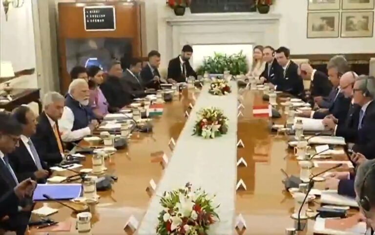 प्रधानमंत्री नरेंद्र मोदी और ऑस्ट्रिया के फेडरल चांसलर डॉ. क्रिश्चियन स्टॉकर ने डेलीगेशन लेवल की बातचीत की