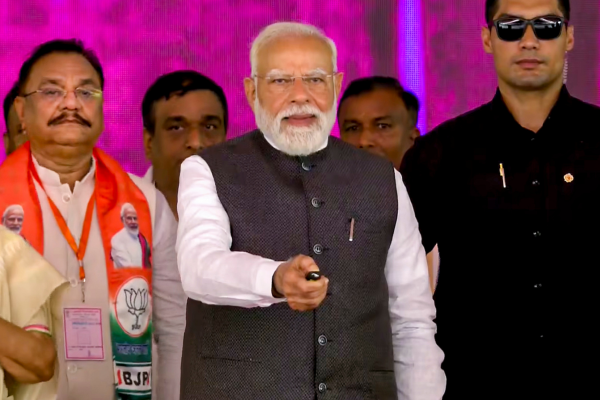 प्रधानमंत्री नरेंद्र मोदी ने आज उत्तर प्रदेश के हरदोई जिले में 594 किलोमीटर लंबे गंगा एक्सप्रेसवे का उद्घाटन किया