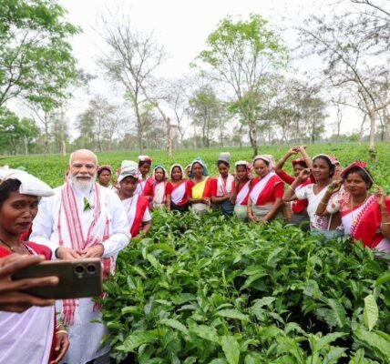 PM Modi visited a tea garden in Dibrugarh, Assam.