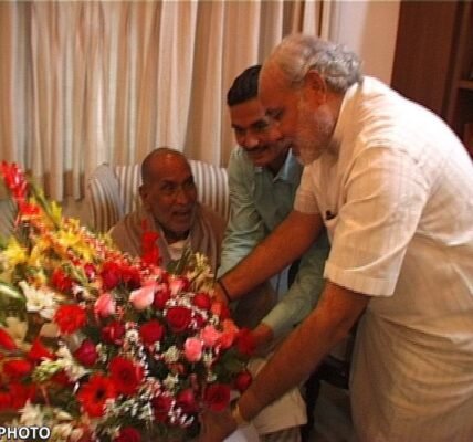Prime Minister Narendra Modi paid tribute to former Prime Minister Chandrashekhar on his birth anniversary.