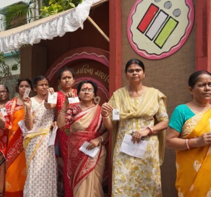 Record voter turnout recorded in Tamil Nadu (84.69%) and West Bengal (Phase 1) (91.78%).