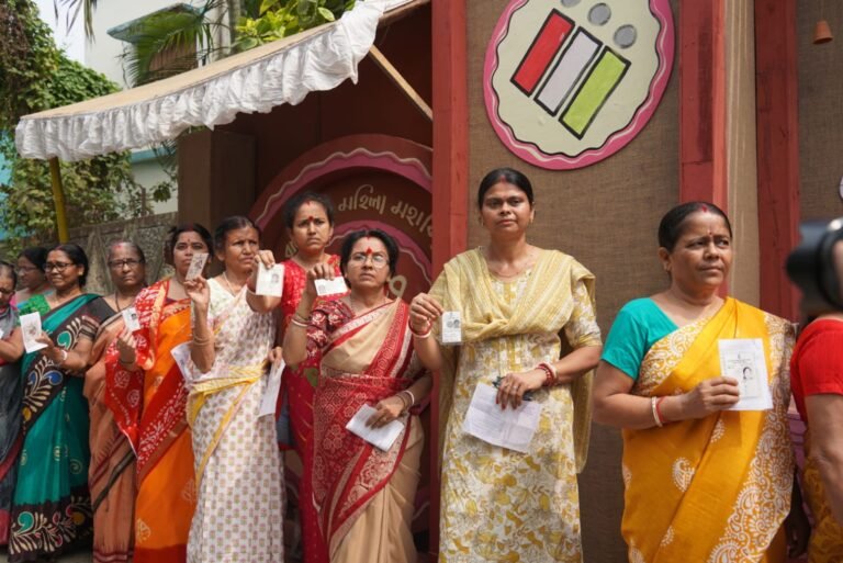 तमिलनाडु (84.69 प्रतिशत) और पश्चिम बंगाल (प्रथम चरण) (91.78 प्रतिशत) में अब तक का सर्वाधिक मतदान दर्ज