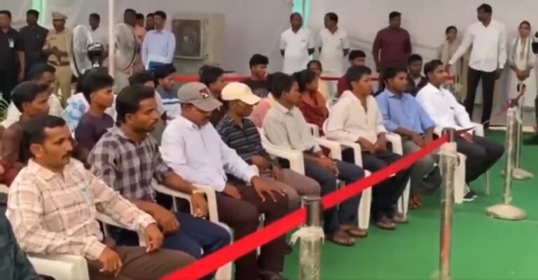 बयालीस नक्‍सलियों के समर्पण के बाद तेलंगाना नक्‍सलमुक्‍त घोषित