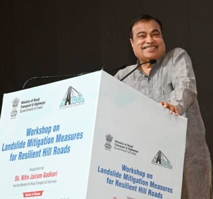 Union Minister Nitin Gadkari addressed a workshop on landslide mitigation for robust hill roads.