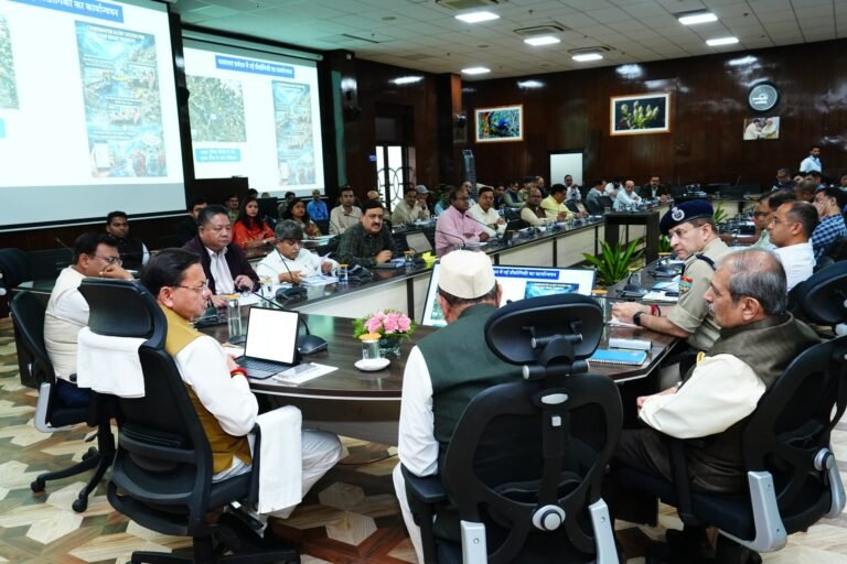 उत्तराखंड के मुख्यमंत्री ने चार धाम यात्रा-2026 की तैयारियों का जायज़ा लेने के लिए एक उच्च-स्तरीय समीक्षा बैठक की अध्यक्षता की