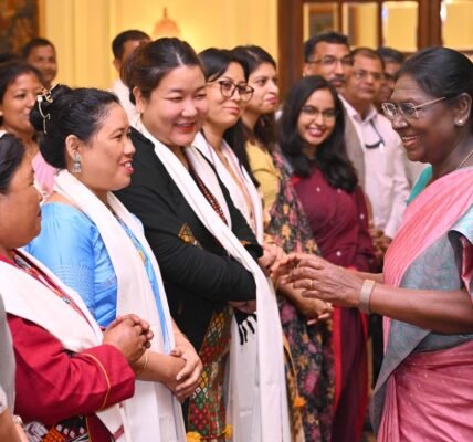A group of artisans and weavers from the northeastern states met President Droupadi Murmu at Rashtrapati Bhavan today.
