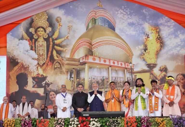 प्रधानमंत्री नरेन्‍द्र मोदी ने सुवेंदु अधिकारी को आज पश्चिम बंगाल के मुख्यमंत्री पद की शपथ लेने पर बधाई दी