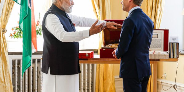 Swedish PM Ulf Kristersson and PM Modi exchanged special commemorative gifts, highlighting the legacy of Rabindranath Tagore.