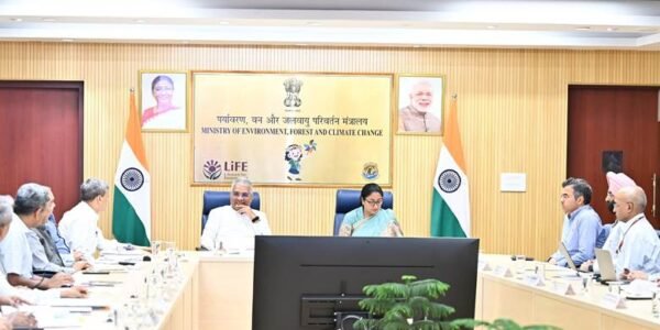 Union Environment Minister reviewed the Delhi-NCR Air Pollution Action Plan with the Chief Minister of Delhi