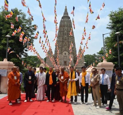 Vietnamese President To Lam offered prayers at the Mahabodhi Temple in Bihar.