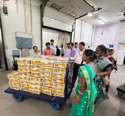 APEDA flagged off the first commercial consignment of fresh mangoes from Jharkhand to the United Kingdom.