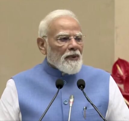 PM Modi distributed incentive funds worth ₹2,400 crore under the Pradhan Mantri Viksit Bharat Rozgar Yojana.