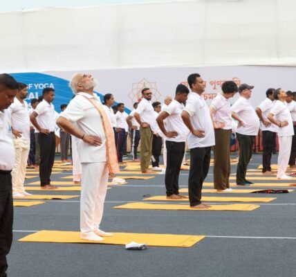 PM Modi performed yoga exercises on Kolkata Red Road.