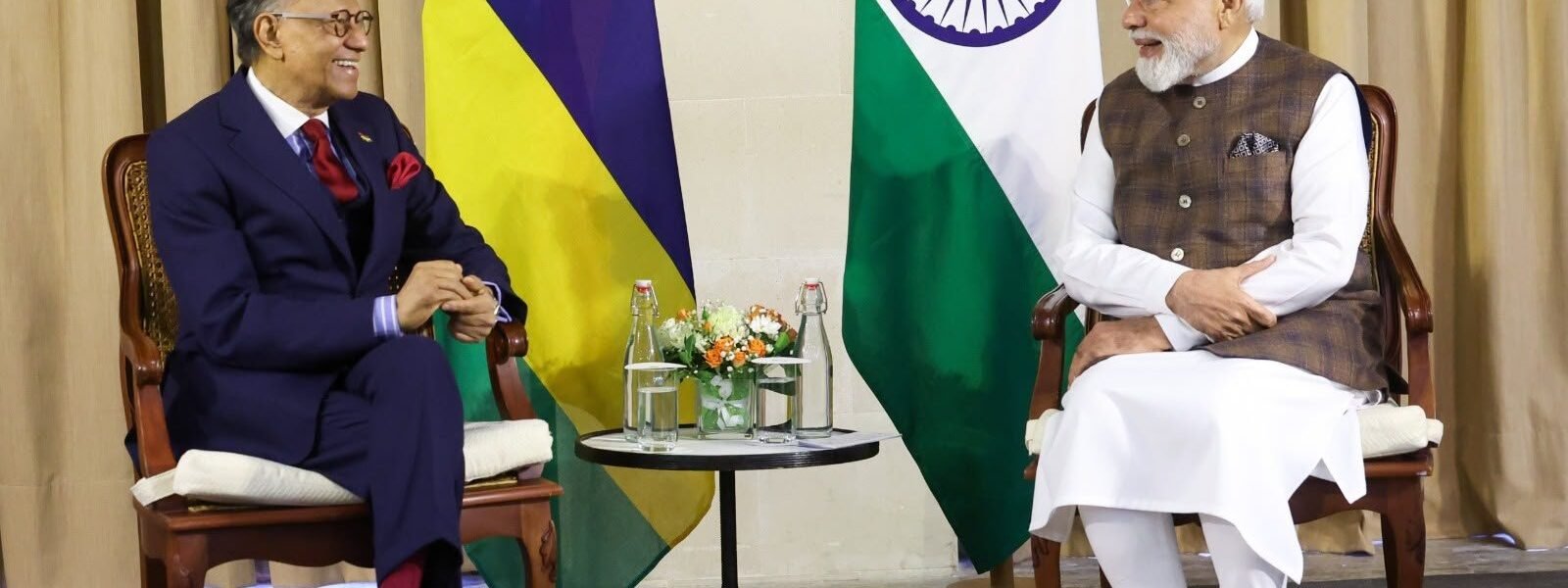 PM Narendra Modi met with the PM of Mauritius, Dr. Navinchandra Ramgoolam.
