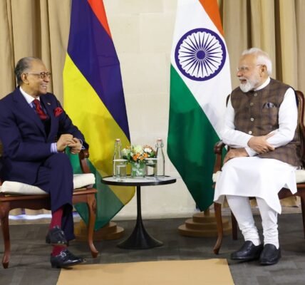 PM Narendra Modi met with the PM of Mauritius, Dr. Navinchandra Ramgoolam.
