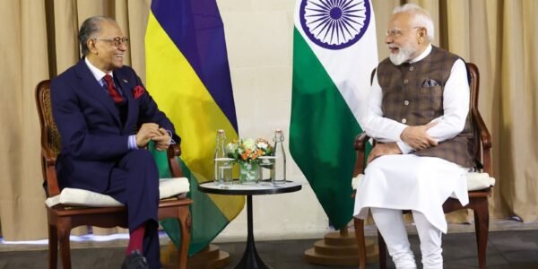 PM Narendra Modi met with the PM of Mauritius, Dr. Navinchandra Ramgoolam.