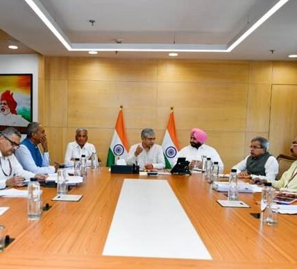 Railway Minister reviewed comprehensive measures to empower station masters in order to make station management more efficient