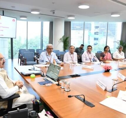 Union Health Minister J.P. Nadda reviewed preparations to tackle dengue and malaria ahead of the monsoon.
