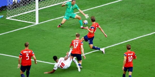 England advanced to the FIFA World Cup semi-finals by defeating Norway 2-1.