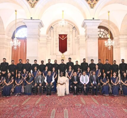 A group of trainee officers from the Indian Information Service and the Indian Statistical Service met President Droupadi Murmu.